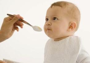 Razumijemo kako hraniti novorođenče