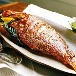 Kako peći ribu u pećnici s povrćem?