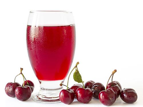 Recept za trešnje u vlastitom soku: vitamini u staklenku